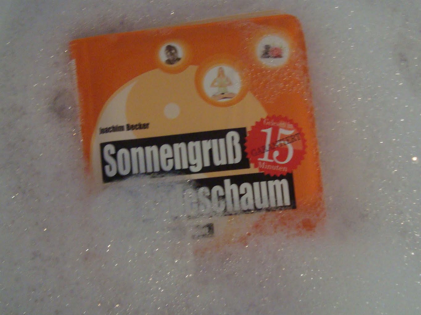 Wannenbuch: Sonnengruß im Badeschaum