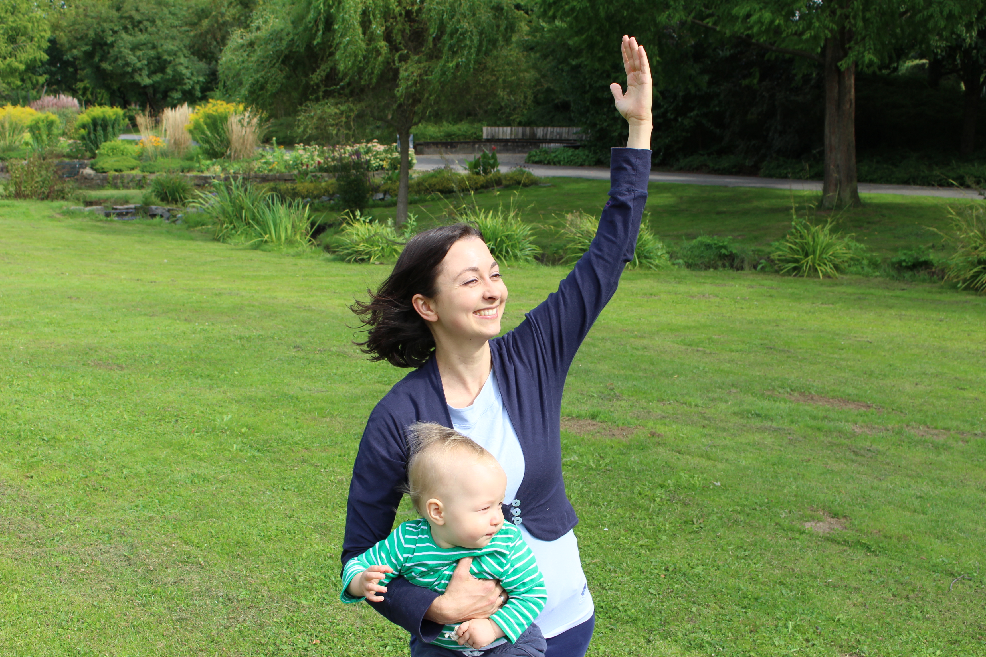 Yoga für Mama & Baby: Krieger 1