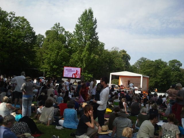 Im Kurpark Dalai Lama