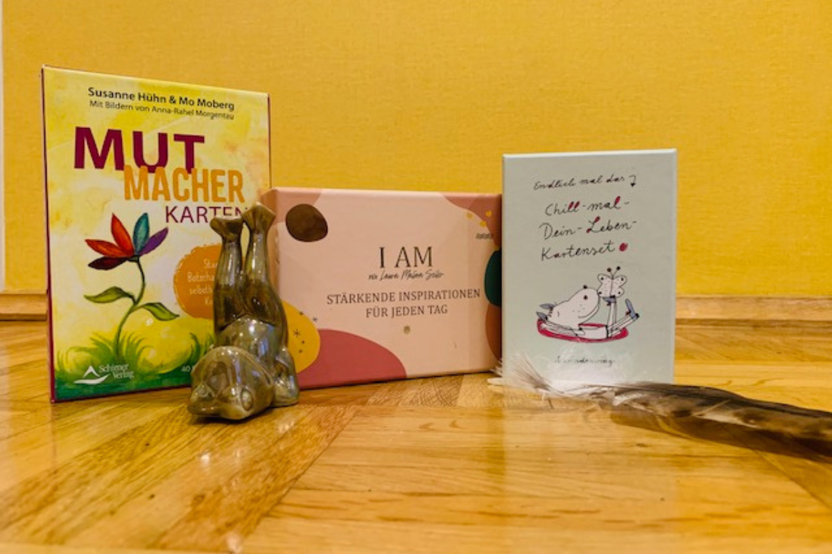 Außenansicht von 3 Teenyoga Kartensets
